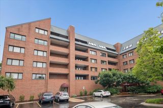 101 S Summit Avenue 512, Park Ridge, IL 60068
