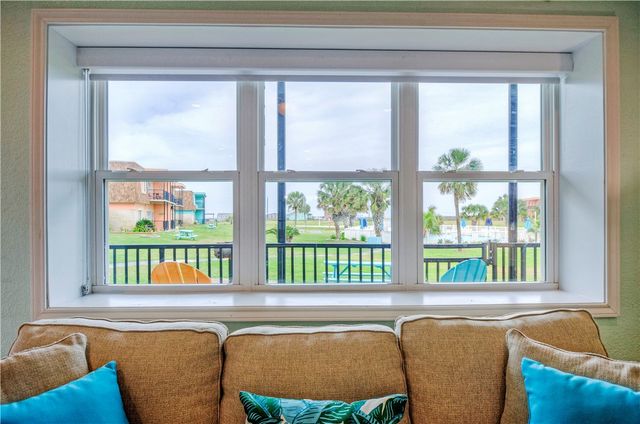 700 Island Retreat 47, Port Aransas, TX 78373