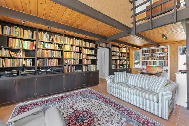 6644 Peninsula Drive, Traverse City, MI 49686