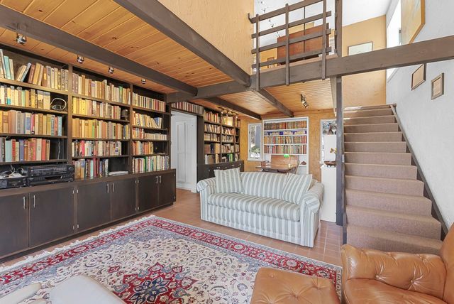 6644 Peninsula Drive, Traverse City, MI 49686