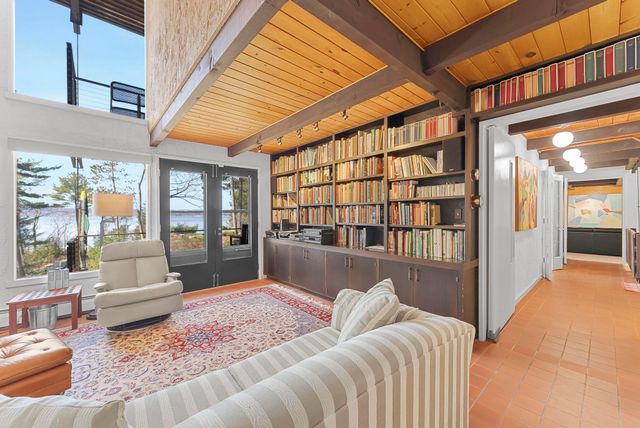 6644 Peninsula Drive, Traverse City, MI 49686