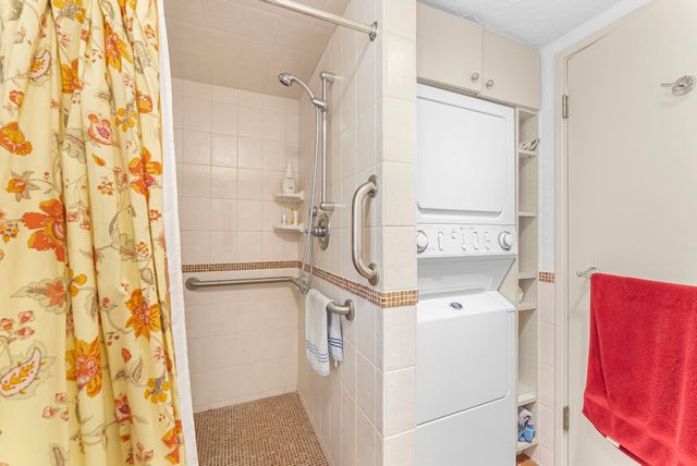 6644 Peninsula Drive, Traverse City, MI 49686