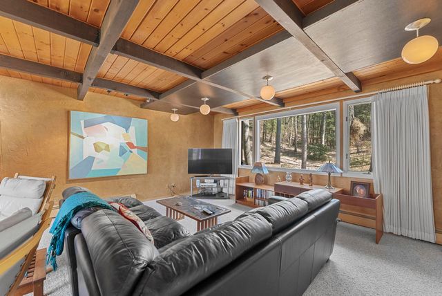 6644 Peninsula Drive, Traverse City, MI 49686