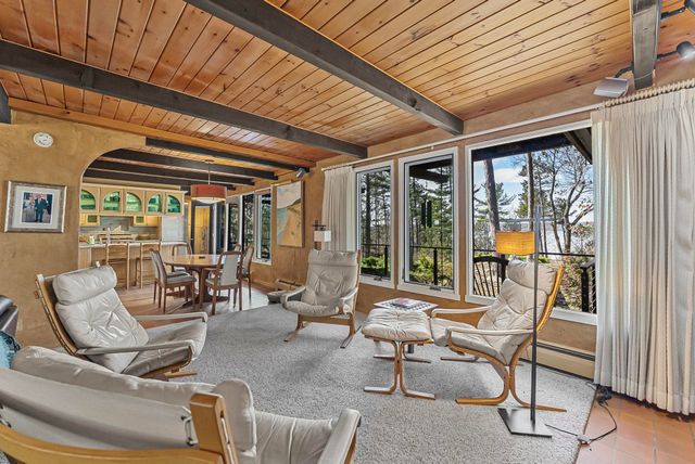 6644 Peninsula Drive, Traverse City, MI 49686