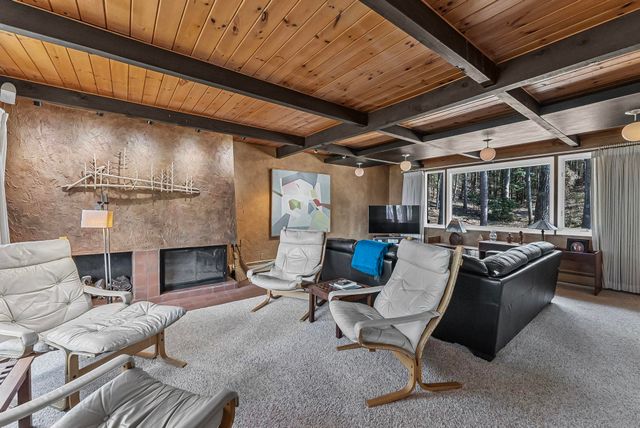 6644 Peninsula Drive, Traverse City, MI 49686