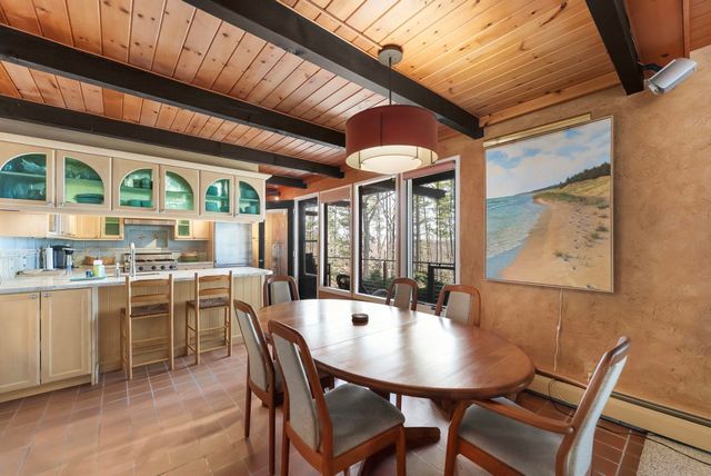 6644 Peninsula Drive, Traverse City, MI 49686