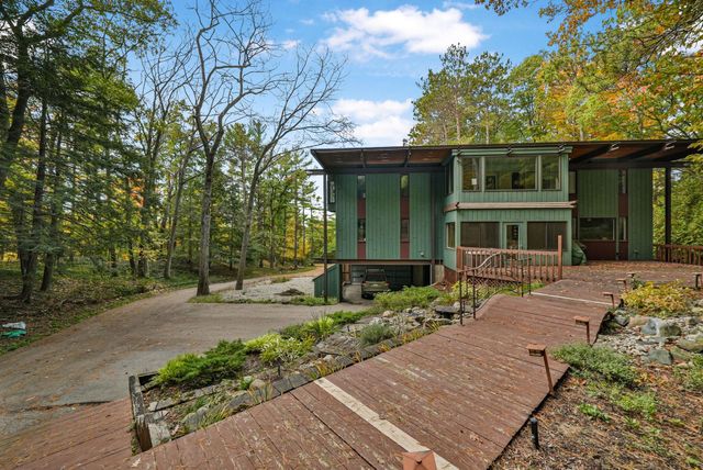 6644 Peninsula Drive, Traverse City, MI 49686