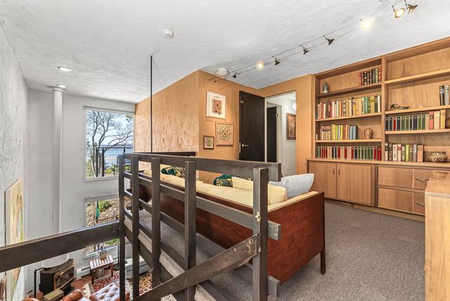 6644 Peninsula Drive, Traverse City, MI 49686