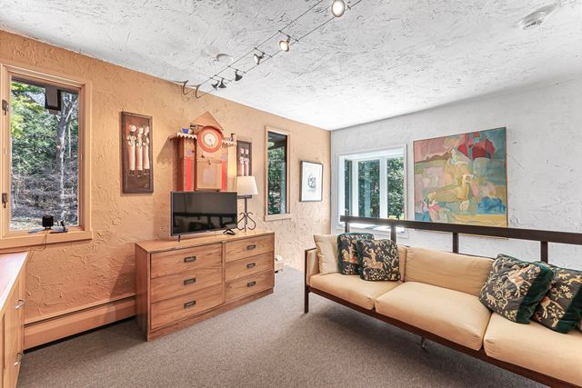 6644 Peninsula Drive, Traverse City, MI 49686