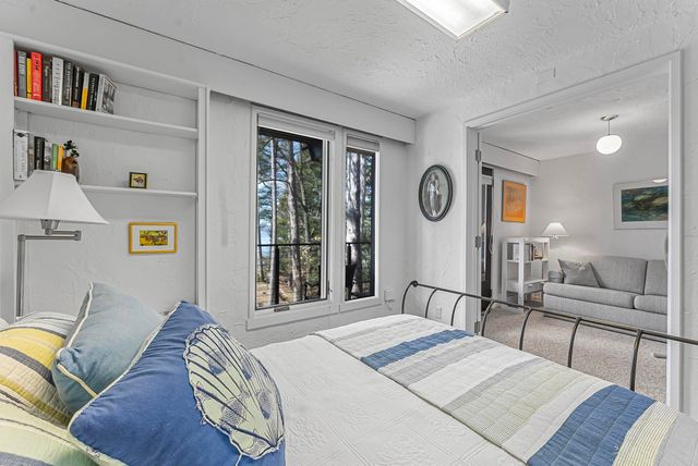 6644 Peninsula Drive, Traverse City, MI 49686