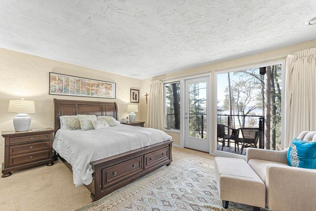 6644 Peninsula Drive, Traverse City, MI 49686