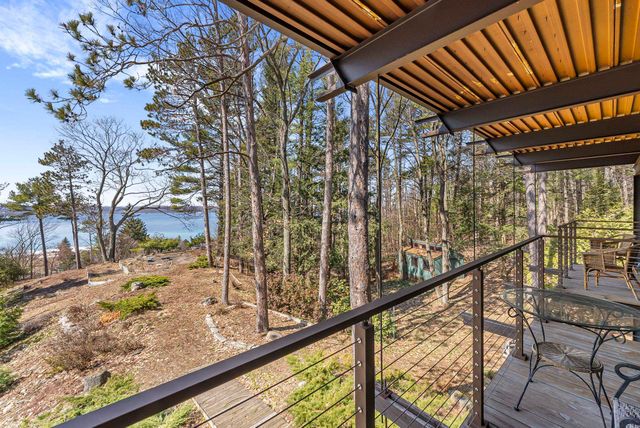 6644 Peninsula Drive, Traverse City, MI 49686