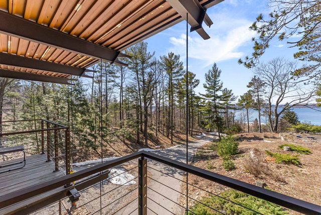 6644 Peninsula Drive, Traverse City, MI 49686