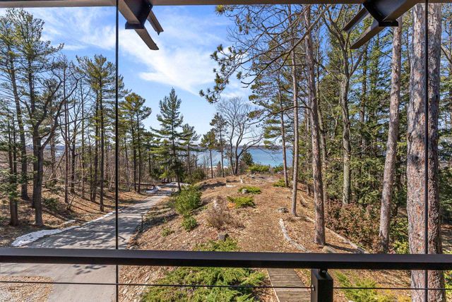 6644 Peninsula Drive, Traverse City, MI 49686