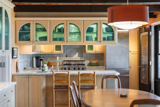 6644 Peninsula Drive, Traverse City, MI 49686