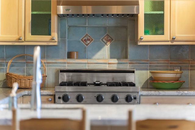 6644 Peninsula Drive, Traverse City, MI 49686