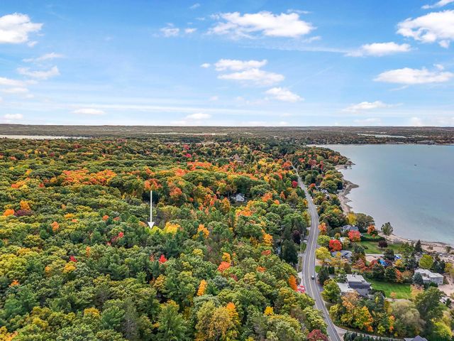 6644 Peninsula Drive, Traverse City, MI 49686