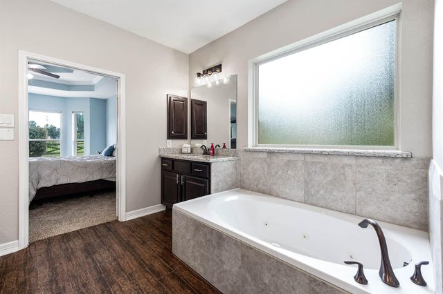 17607 Country Grove, Magnolia, TX 77355