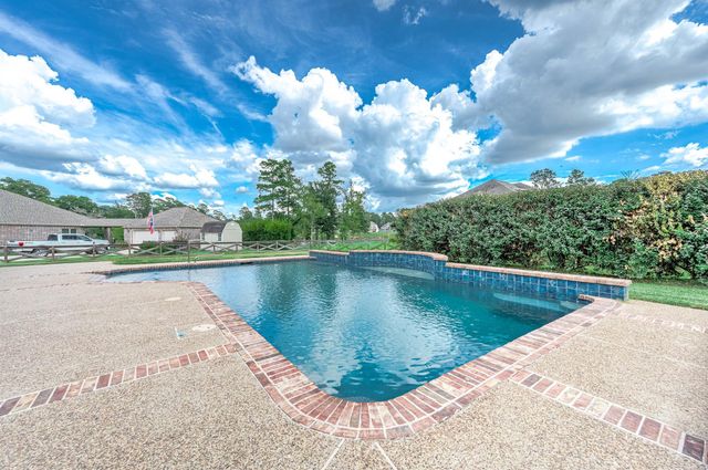 17607 Country Grove, Magnolia, TX 77355