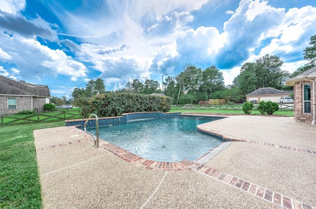 17607 Country Grove, Magnolia, TX 77355