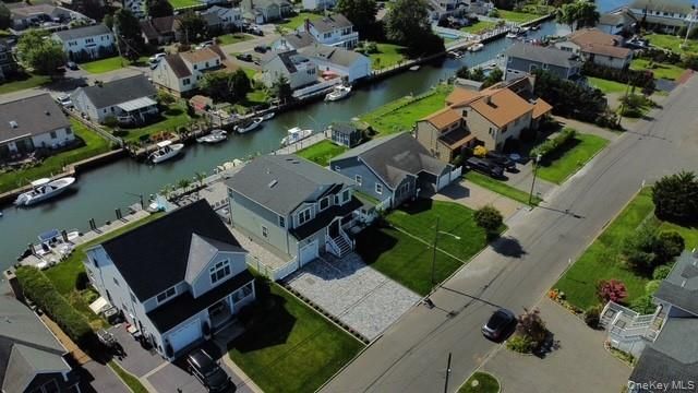 30 Berger Avenue, Amityville, NY 11701