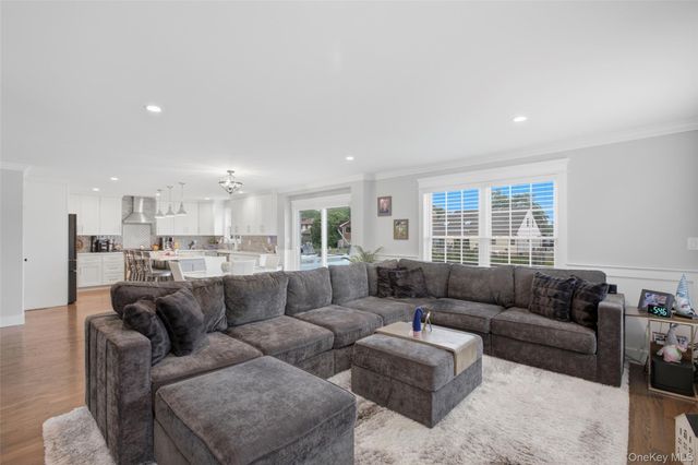 30 Berger Avenue, Amityville, NY 11701