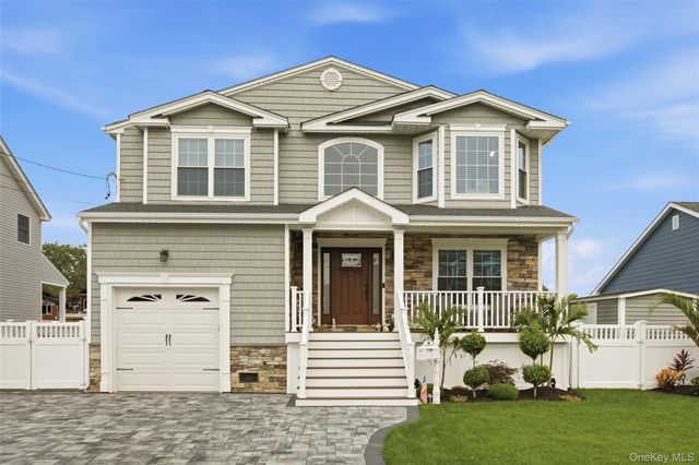 30 Berger Avenue, Amityville, NY 11701