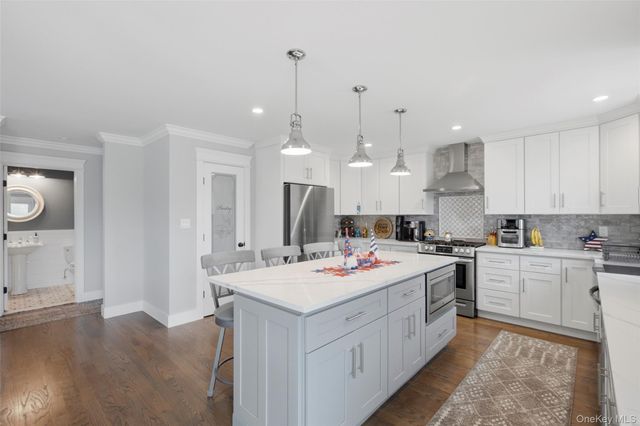 30 Berger Avenue, Amityville, NY 11701
