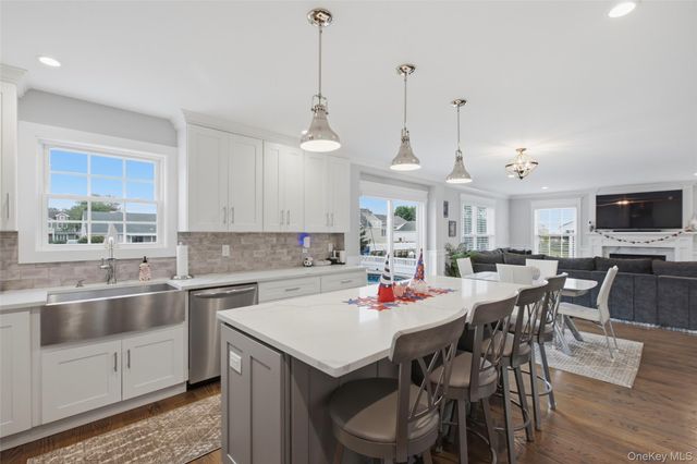30 Berger Avenue, Amityville, NY 11701