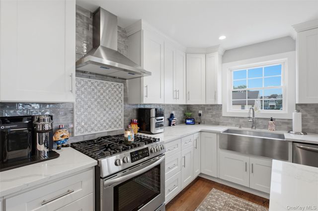 30 Berger Avenue, Amityville, NY 11701