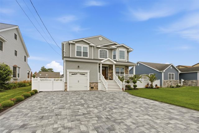 30 Berger Avenue, Amityville, NY 11701