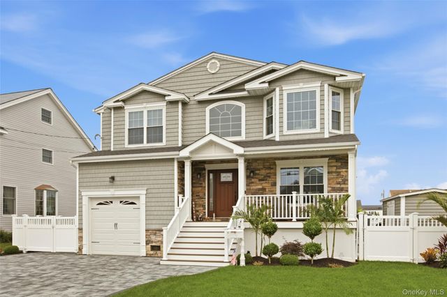 30 Berger Avenue, Amityville, NY 11701