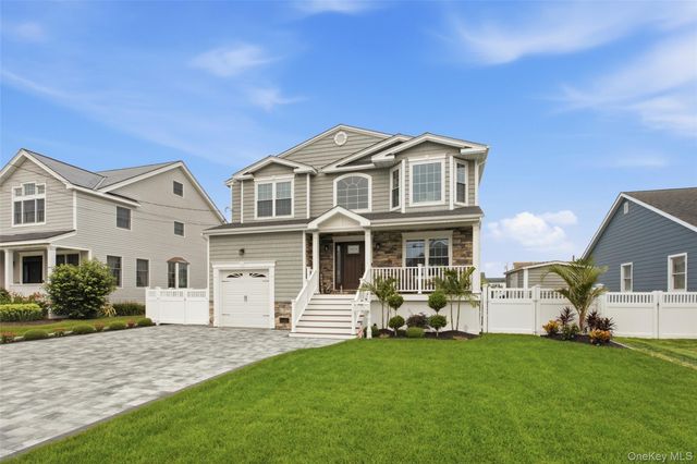 30 Berger Avenue, Amityville, NY 11701