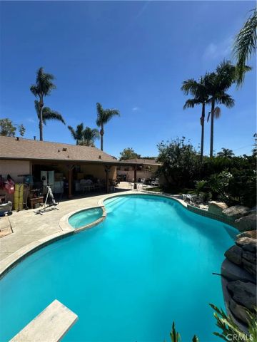 1030 W Glenwood Pl, Santa Ana, CA 92707