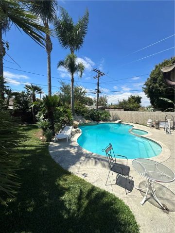 1030 W Glenwood Pl, Santa Ana, CA 92707