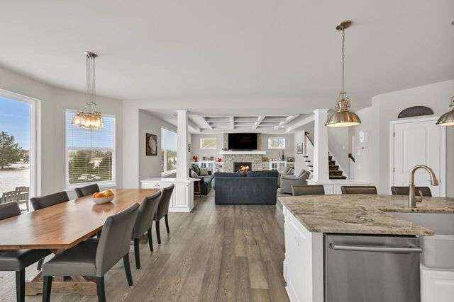 8130 W Mourning Dove LANE, Mequon, WI 53097