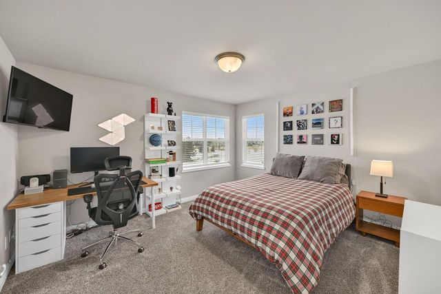 8130 W Mourning Dove LANE, Mequon, WI 53097