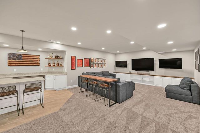 8130 W Mourning Dove LANE, Mequon, WI 53097