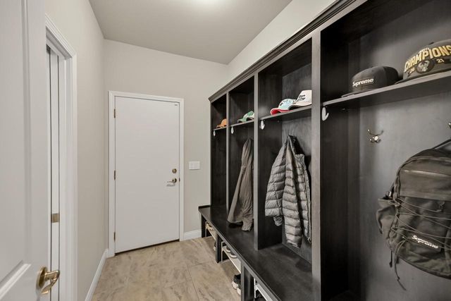 8130 W Mourning Dove LANE, Mequon, WI 53097