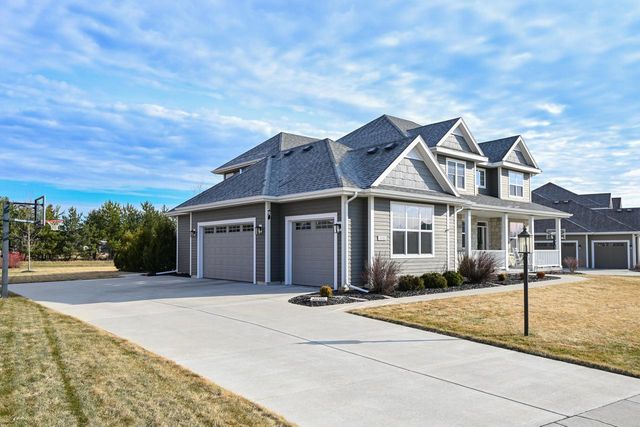 8130 W Mourning Dove LANE, Mequon, WI 53097