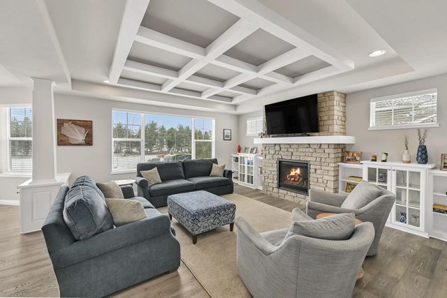 8130 W Mourning Dove LANE, Mequon, WI 53097