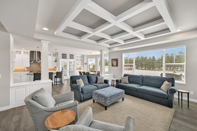 8130 W Mourning Dove LANE, Mequon, WI 53097