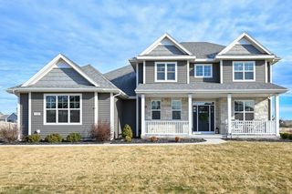 8130 W Mourning Dove LANE, Mequon, WI 53097
