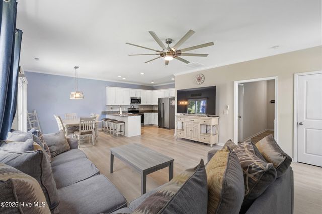 554 Avendale Drive, Rocky Point, NC 28457
