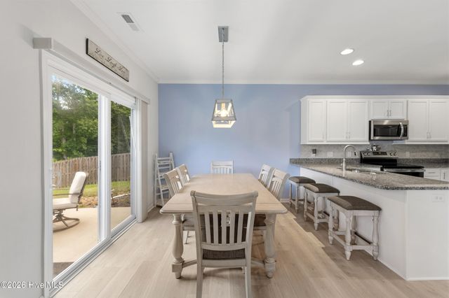 554 Avendale Drive, Rocky Point, NC 28457