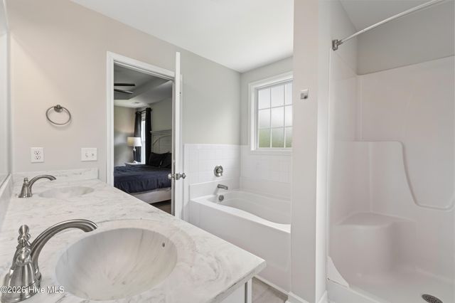 554 Avendale Drive, Rocky Point, NC 28457