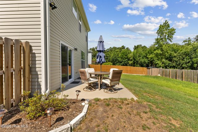 554 Avendale Drive, Rocky Point, NC 28457