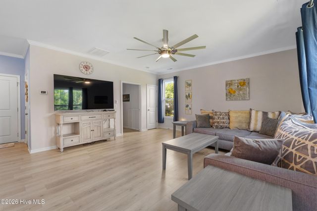 554 Avendale Drive, Rocky Point, NC 28457