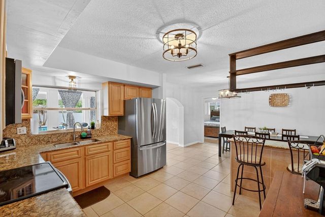 5511 Van Buren Street, Hollywood, FL 33021