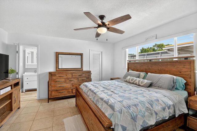 5511 Van Buren Street, Hollywood, FL 33021